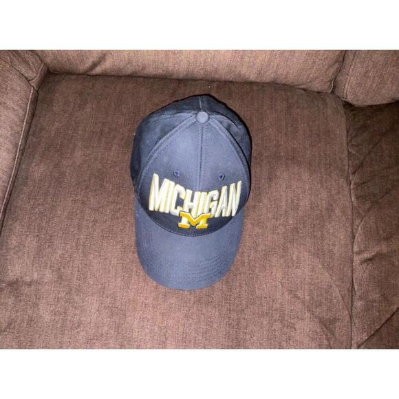 University of Michigan Navy Blue Basebal lHat Adjustable Strap Top of the World - Picture 6 of 7
